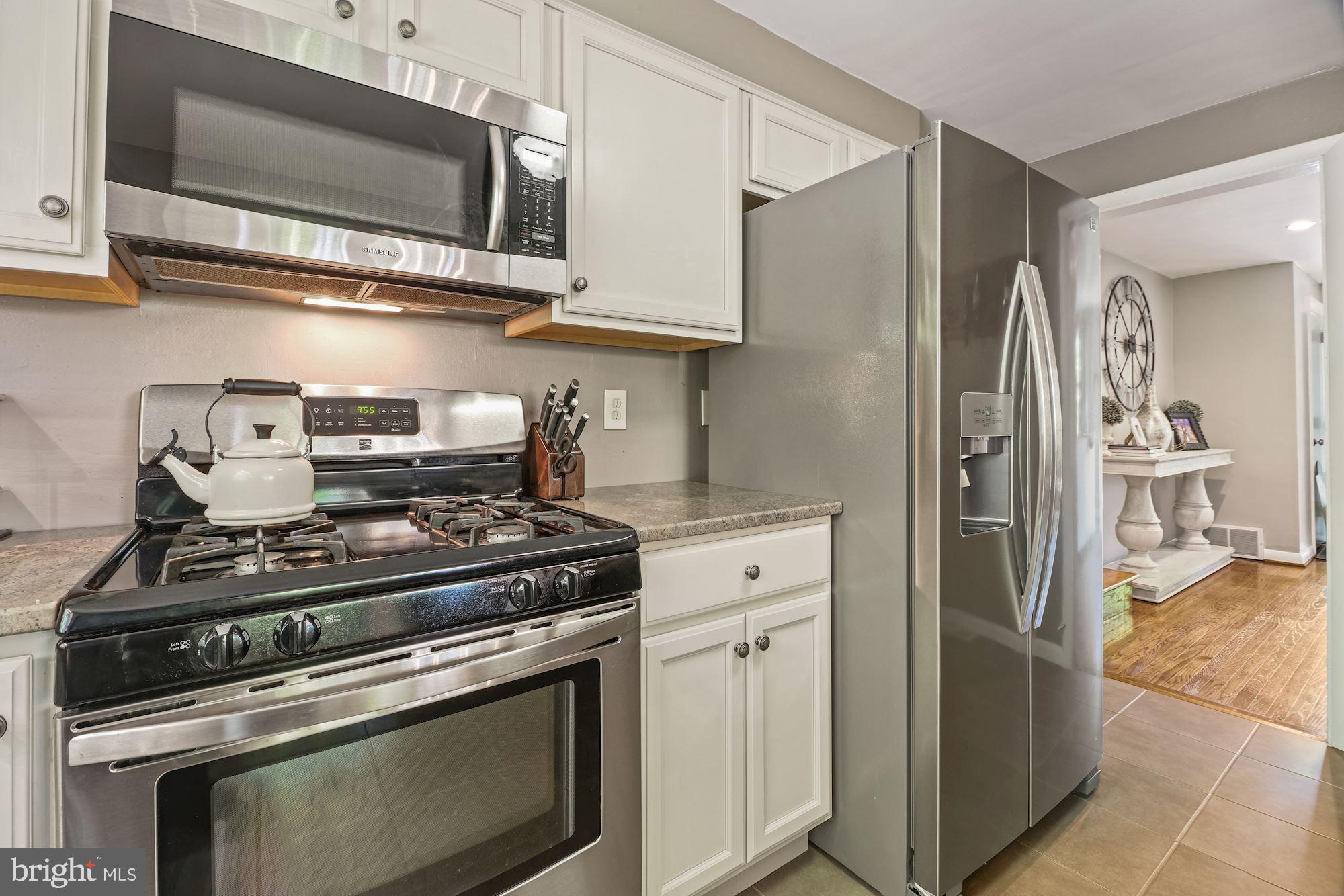 318 Lester Road Springfield, PA 19064 - Photo 12 of 27 Stainless Steel Appliances