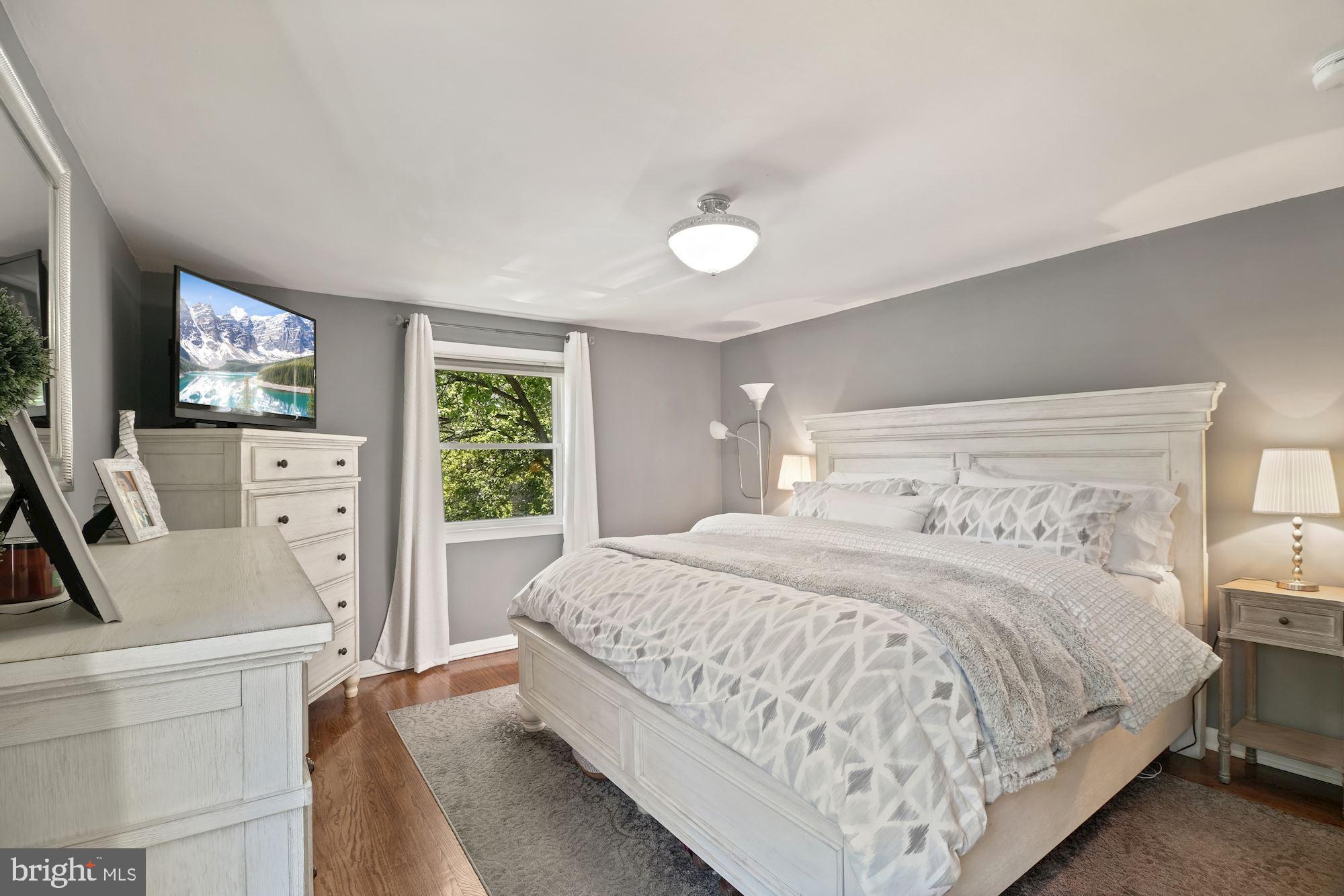 318 Lester Road Springfield, PA 19064 - Photo 15 of 27 Master Bedroom