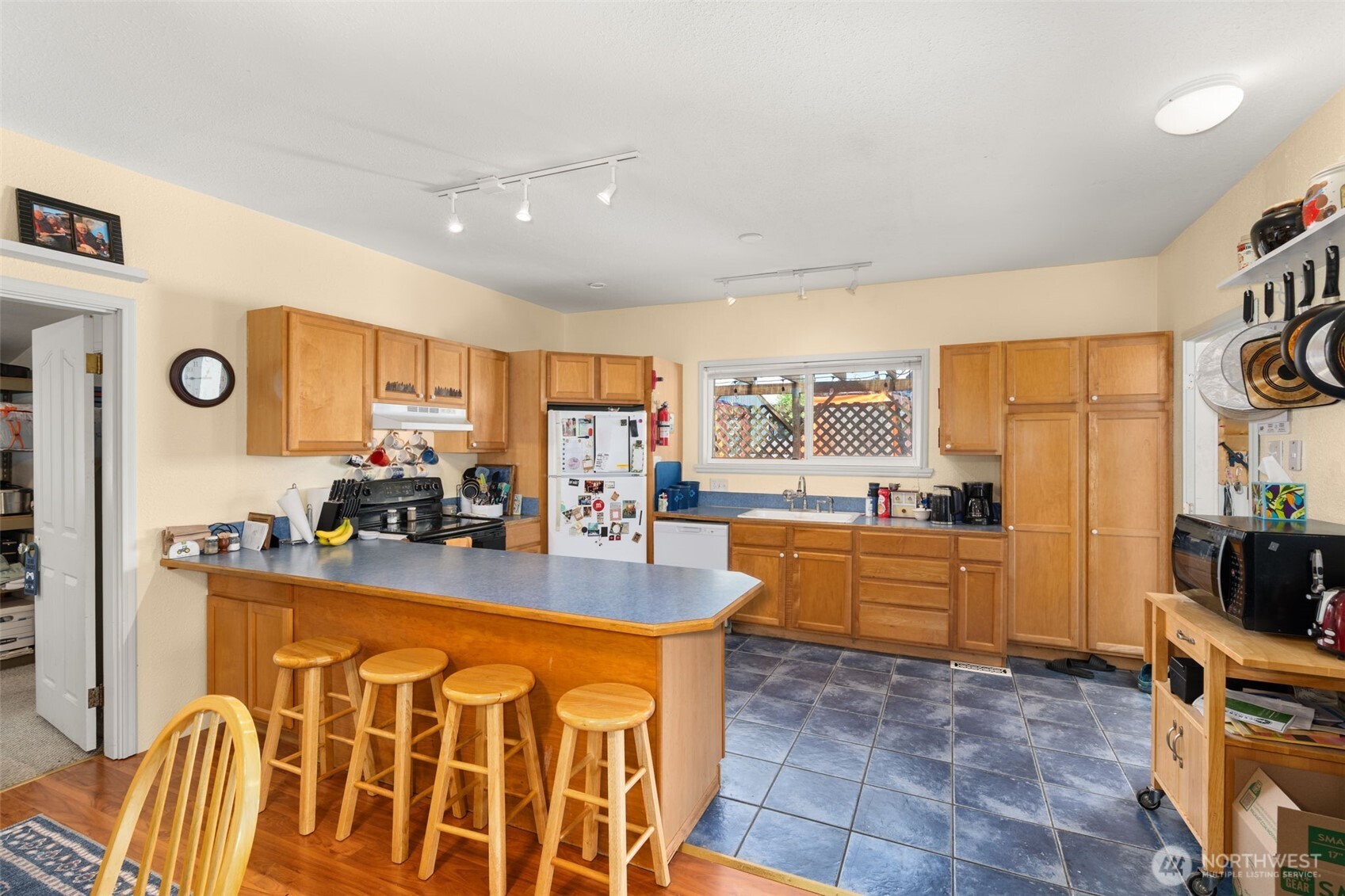 153 Southwest Lewis Street Chehalis, WA 98532 - Photo 7 of 26