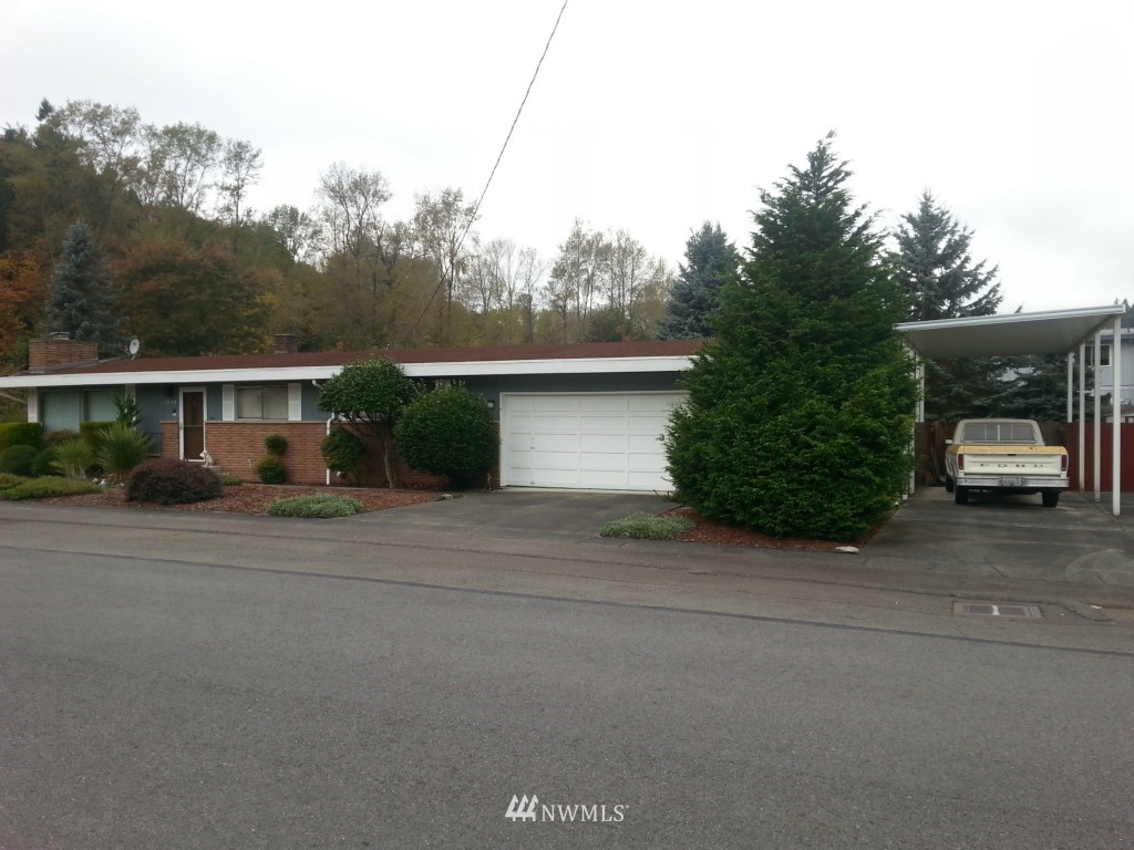 3904 Southeast 11th Street Renton, WA 98058 - Photo 2 of 11 Gallery Image 2