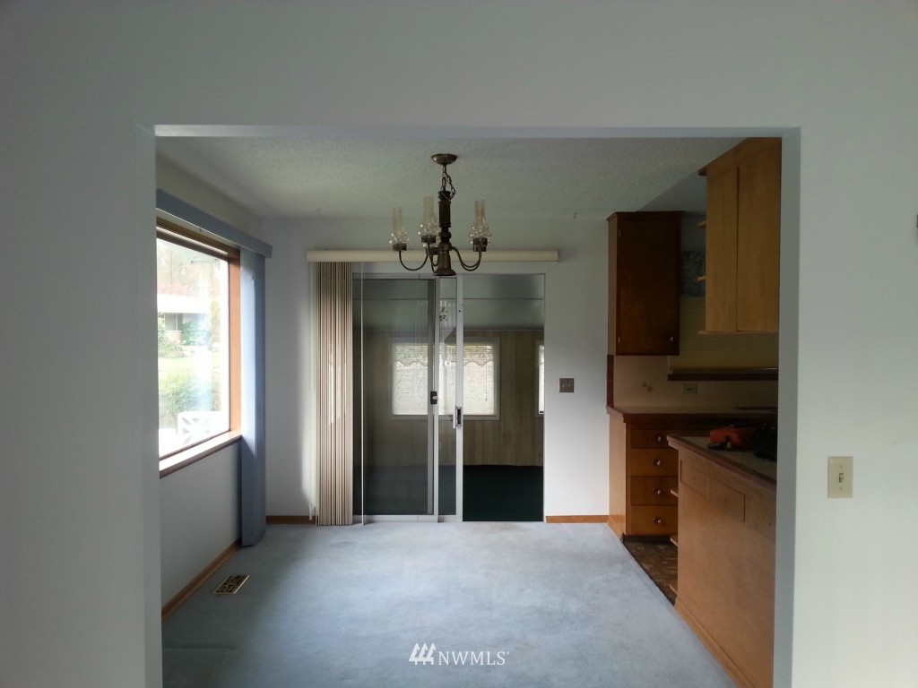 3904 Southeast 11th Street Renton, WA 98058 - Photo 7 of 11 Gallery Image 7