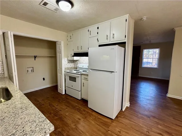 $1,300 | 1579 Harbins Road Northwest, Norcross, GA 30093