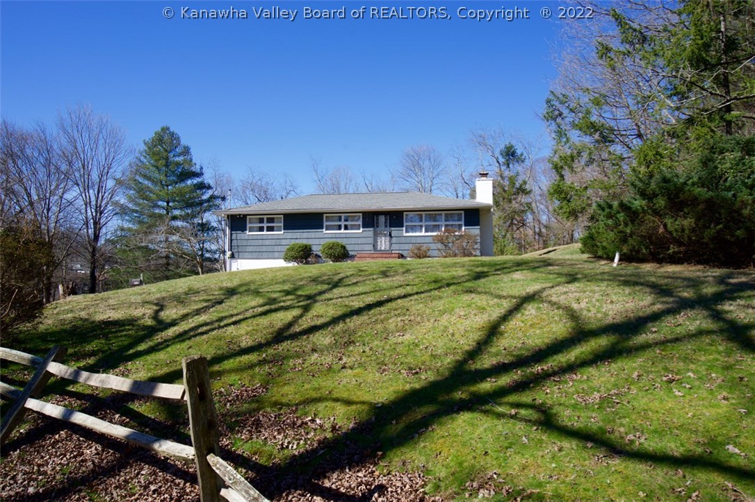 112 Mullins Road Charleston, WV 25314 - Photo 2 of 30 Gallery Image 2