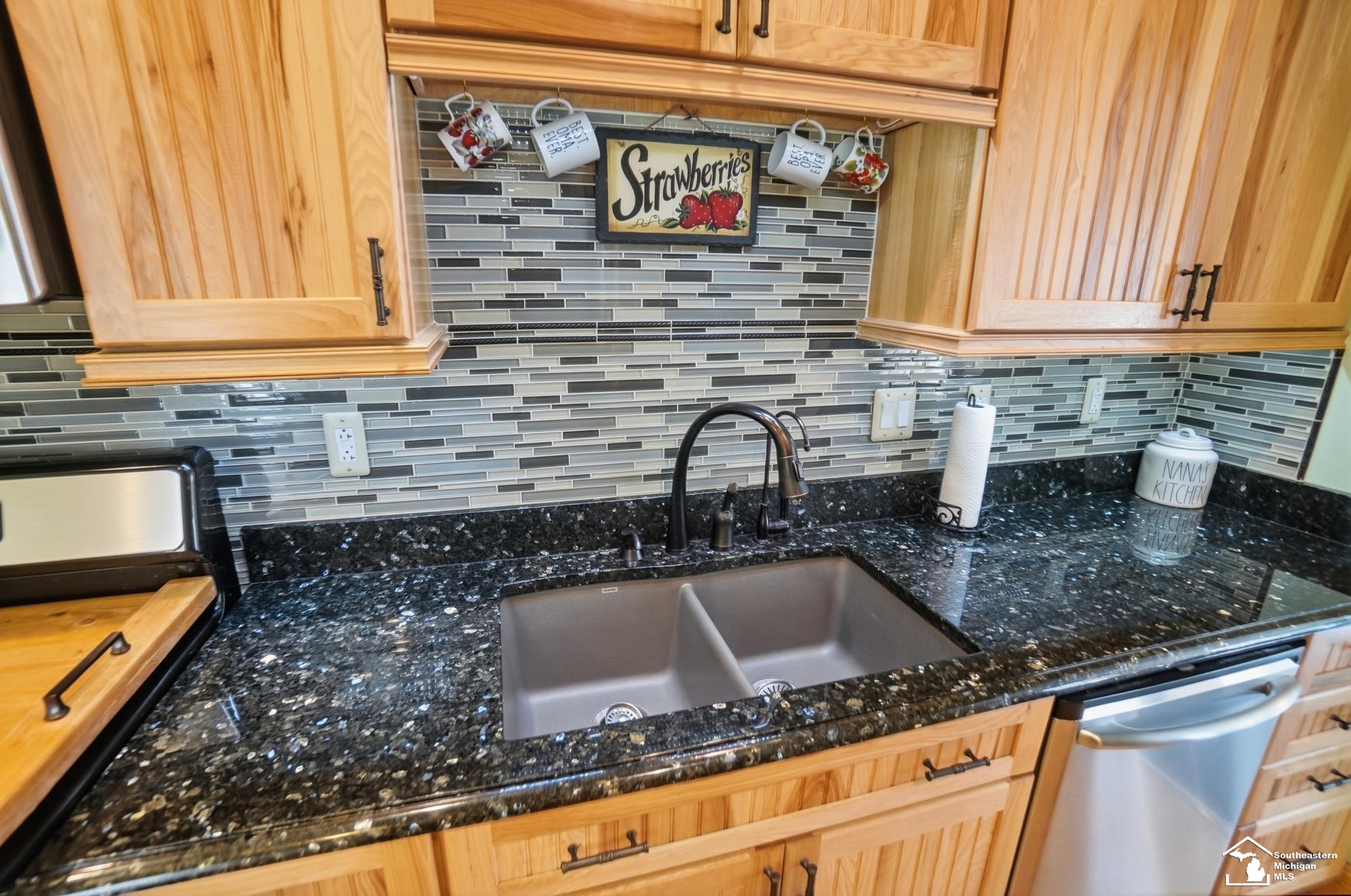 660 Pickard Road Temperance, MI 48182 - Photo 20 of 63