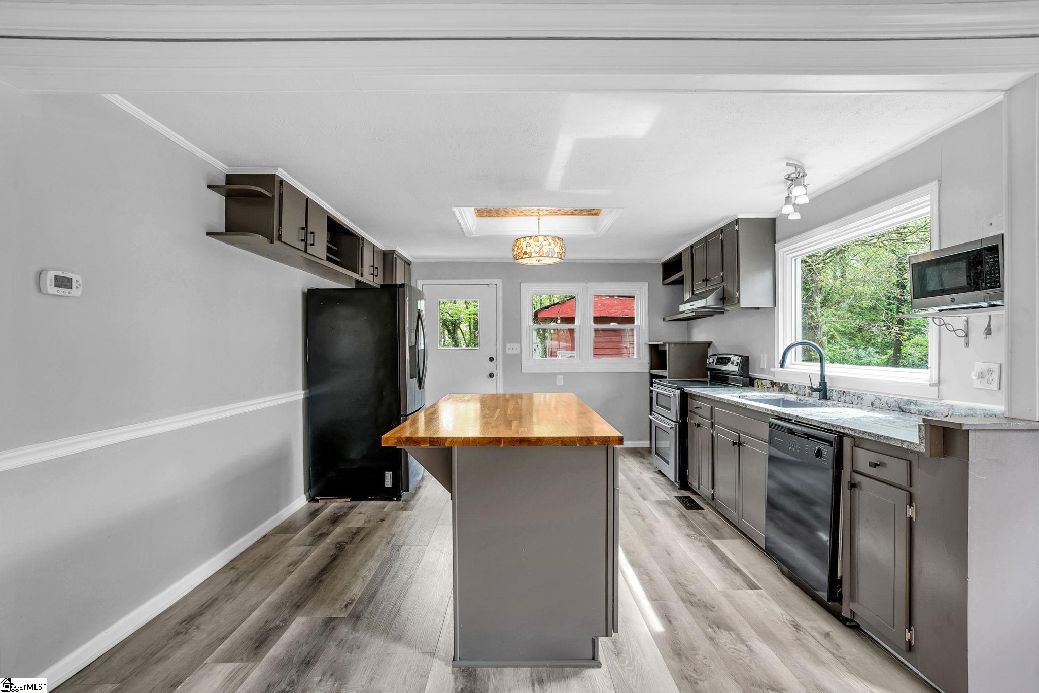 213 Keith Drive Greenville, SC 29607 - Photo 11 of 30