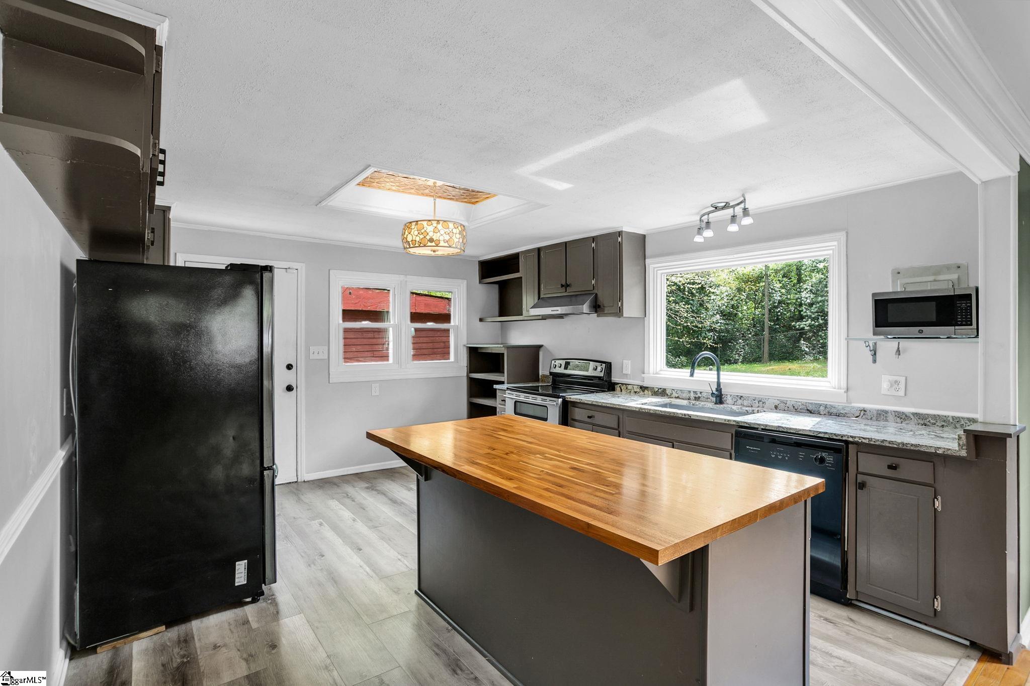 213 Keith Drive Greenville, SC 29607 - Photo 12 of 30