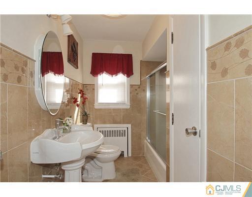251 Chain O' Hills Road Colonia, NJ 07067 - Photo 15 of 24 Gallery Image 15