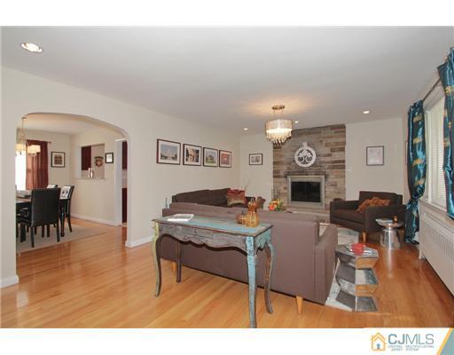251 Chain O' Hills Road Colonia, NJ 07067 - Photo 5 of 24 Gallery Image 5
