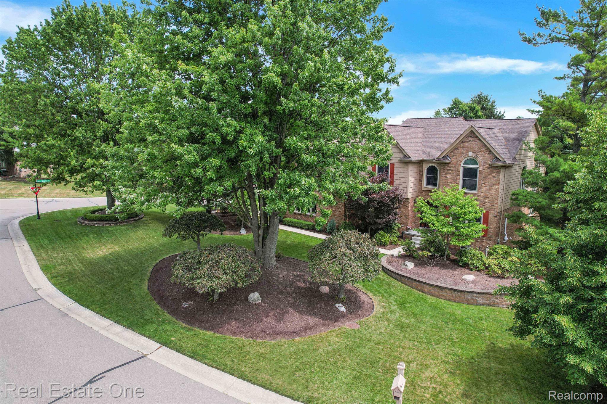 1938 Grayslake Drive Rochester, MI 48306 - Photo 60 of 65 Gallery Image 60