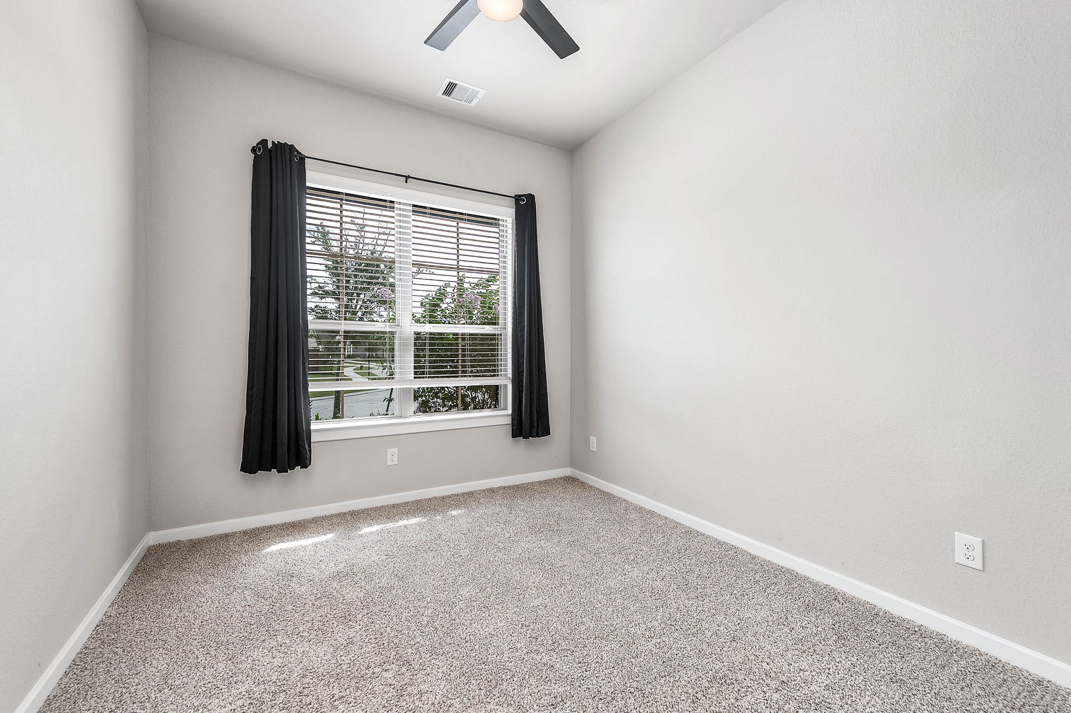 5007 Country Mdws Trail Rosharon, TX 77583 - Photo 4 of 29