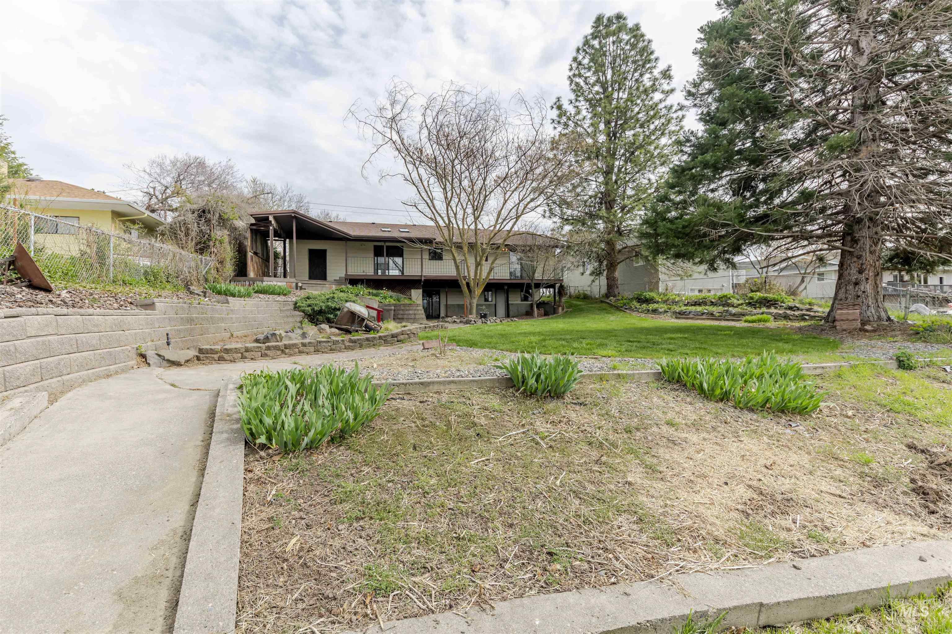 1316 29th Street Lewiston, ID 83501 - Photo 26 of 31 View of backyard and back of house