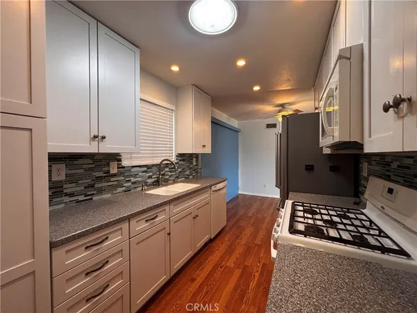 $3,700 | 12707 Lazard Street, Sylmar, CA 91342