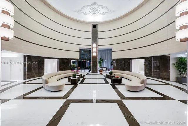 $8,550 | 300 South Pointe Drive, Unit 706, Miami Beach, FL 33139