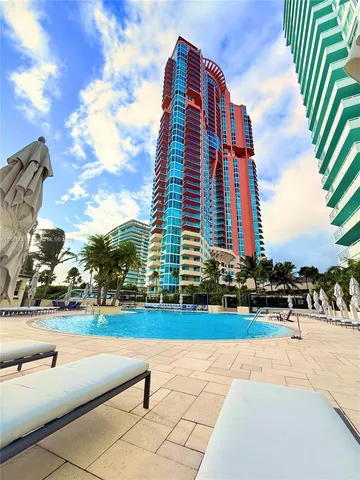 $8,550 | 300 South Pointe Drive, Unit 706, Miami Beach, FL 33139