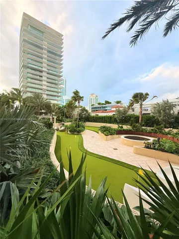 $8,550 | 300 South Pointe Drive, Unit 706, Miami Beach, FL 33139