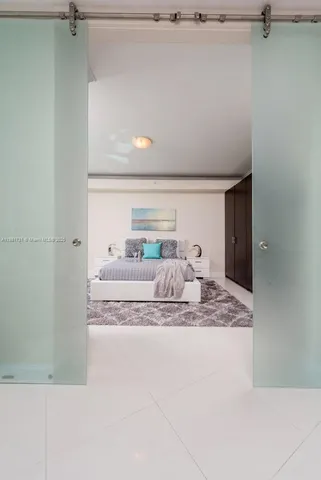 $8,550 | 300 South Pointe Drive, Unit 706, Miami Beach, FL 33139