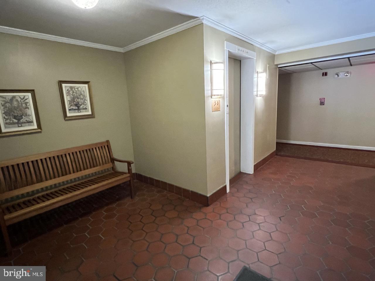 56 Welsh Tract Road, Unit A205 Newark, DE 19713 - Photo 6 of 26 Foyer