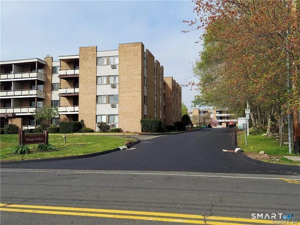 $149,999 | 155 Bull Hill Lane, Unit 201, West Haven, CT 06516