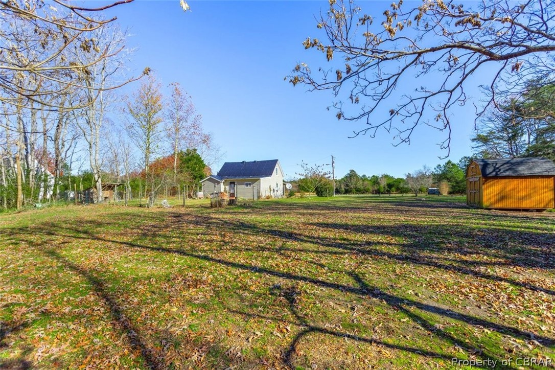 1665 Kates Neck Road Locust Hill, VA 23092 - Photo 10 of 39
