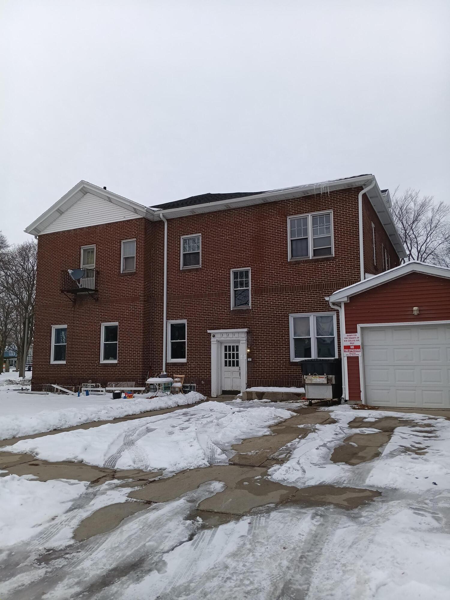 939 College Avenue Racine, WI 53403 - Photo 12 of 14 Side view w/garage