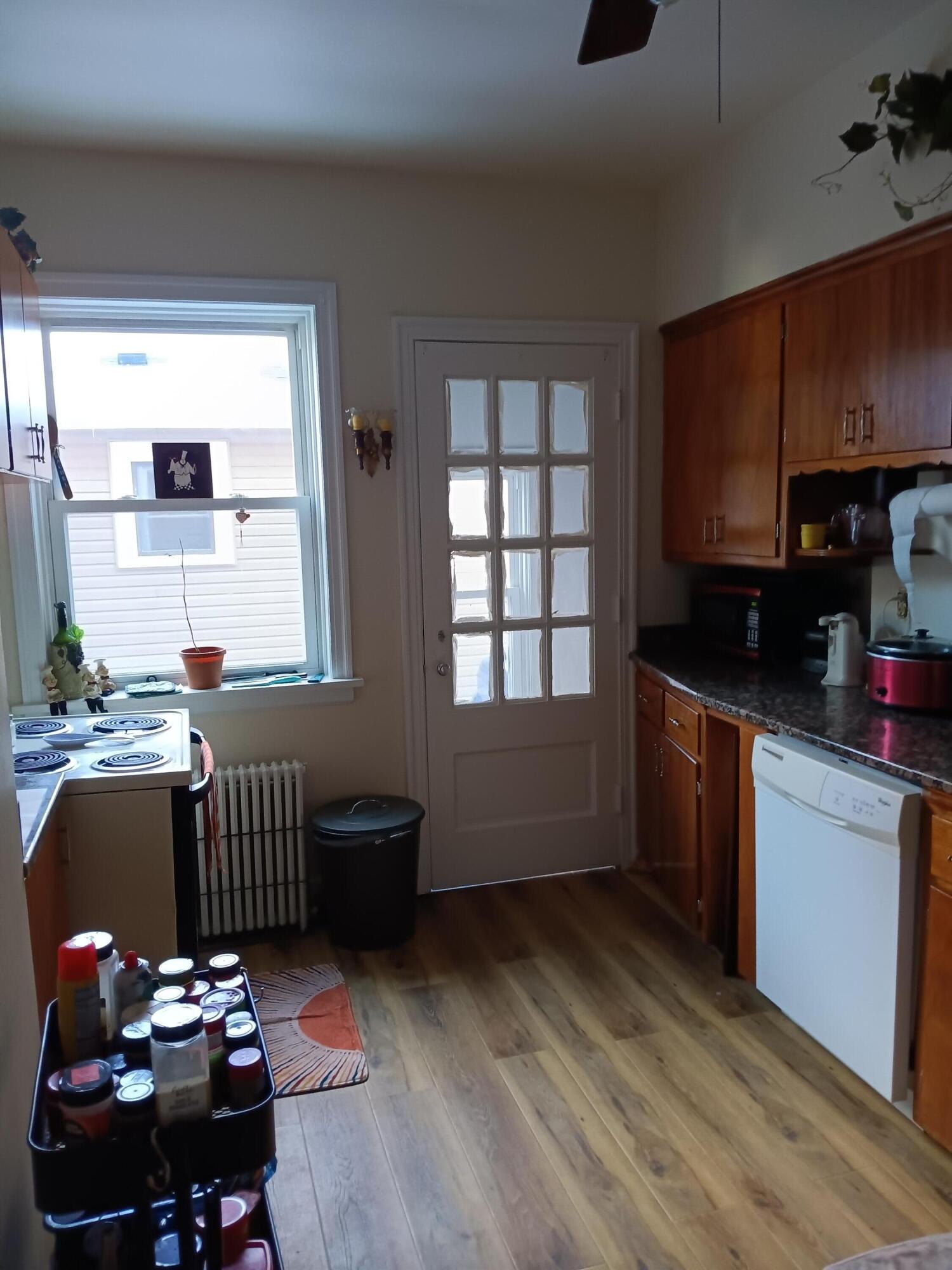 939 College Avenue Racine, WI 53403 - Photo 7 of 14 Unit 1 Kitchen