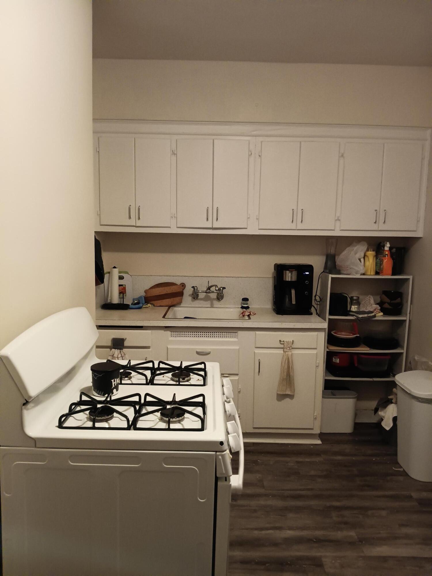 939 College Avenue Racine, WI 53403 - Photo 10 of 14 Unit 2 Kitchen