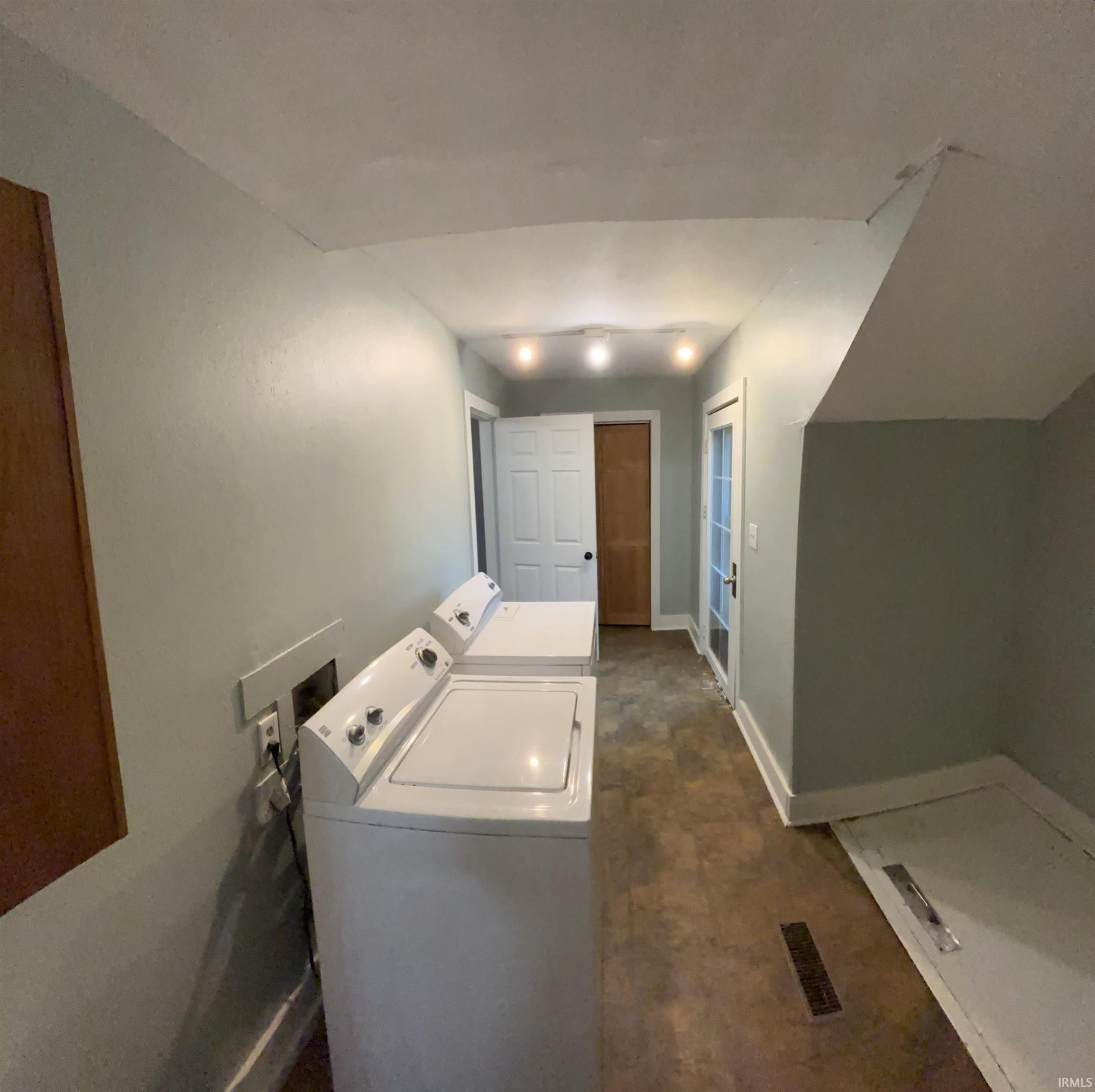 705 Upper 11th Street Vincennes, IN 47591 - Photo 8 of 10