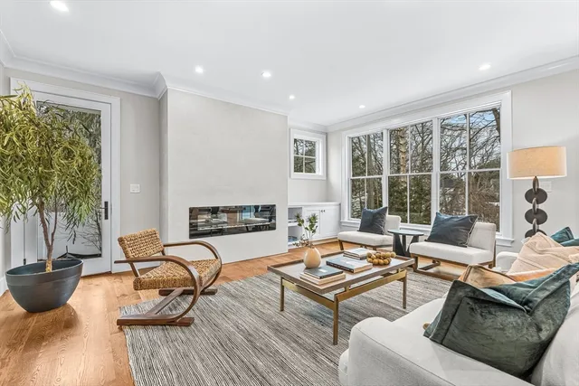 $2,550,000 | 93 Seaver Street, Wellesley, MA 02481