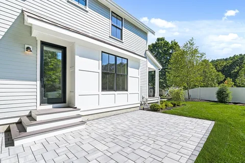 $2,550,000 | 93 Seaver Street, Wellesley, MA 02481