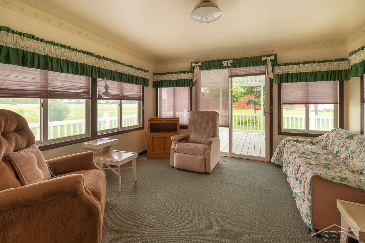 1566 Delta Road Bay City, MI 48706 - Photo 7 of 23 31349385-6.JPG