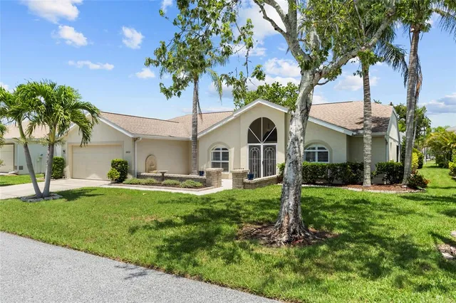 $435,000 | 6009 Cedarwood Lane, Bradenton, FL 34203