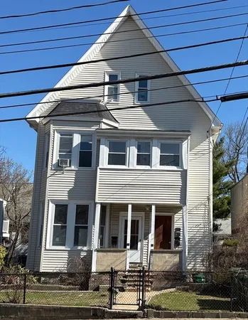 $2,700 | 73 Nichols Avenue, Unit 2, Watertown, MA 02472