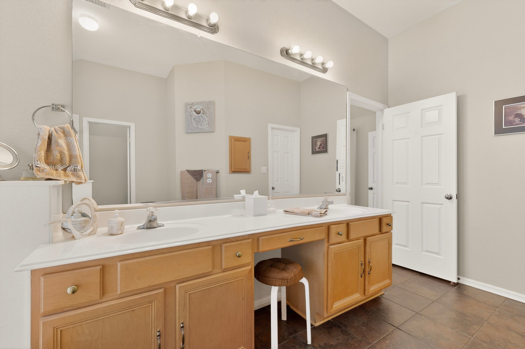 905 Victoria Ridge Drive Pflugerville, TX 78660 - Photo 16 of 32 Double vanity with a large mirror provides ample space for personal grooming.