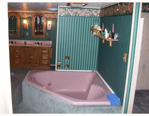 111 State Hill Road Smithton, PA 15479 - Photo 5 of 8 Swimming Pool/Hot Tub/Sauna. Lovely jet spray tub