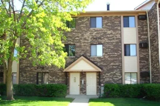 $1,900 | 3 Parkside Court, Unit 10, Vernon Hills, IL 60061