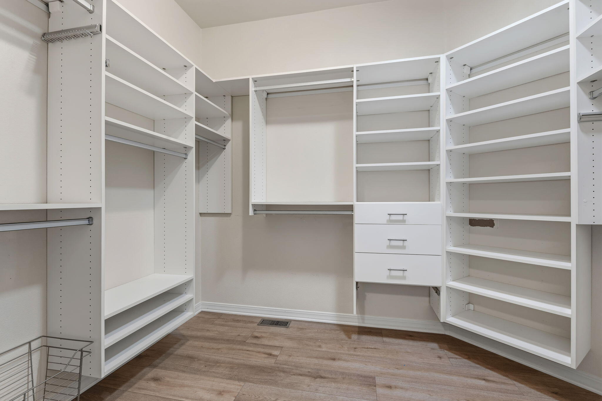 340 Old Mill Road, Unit SPC 82 Santa Barbara, CA 93110 - Photo 13 of 29 17-Primary Closet