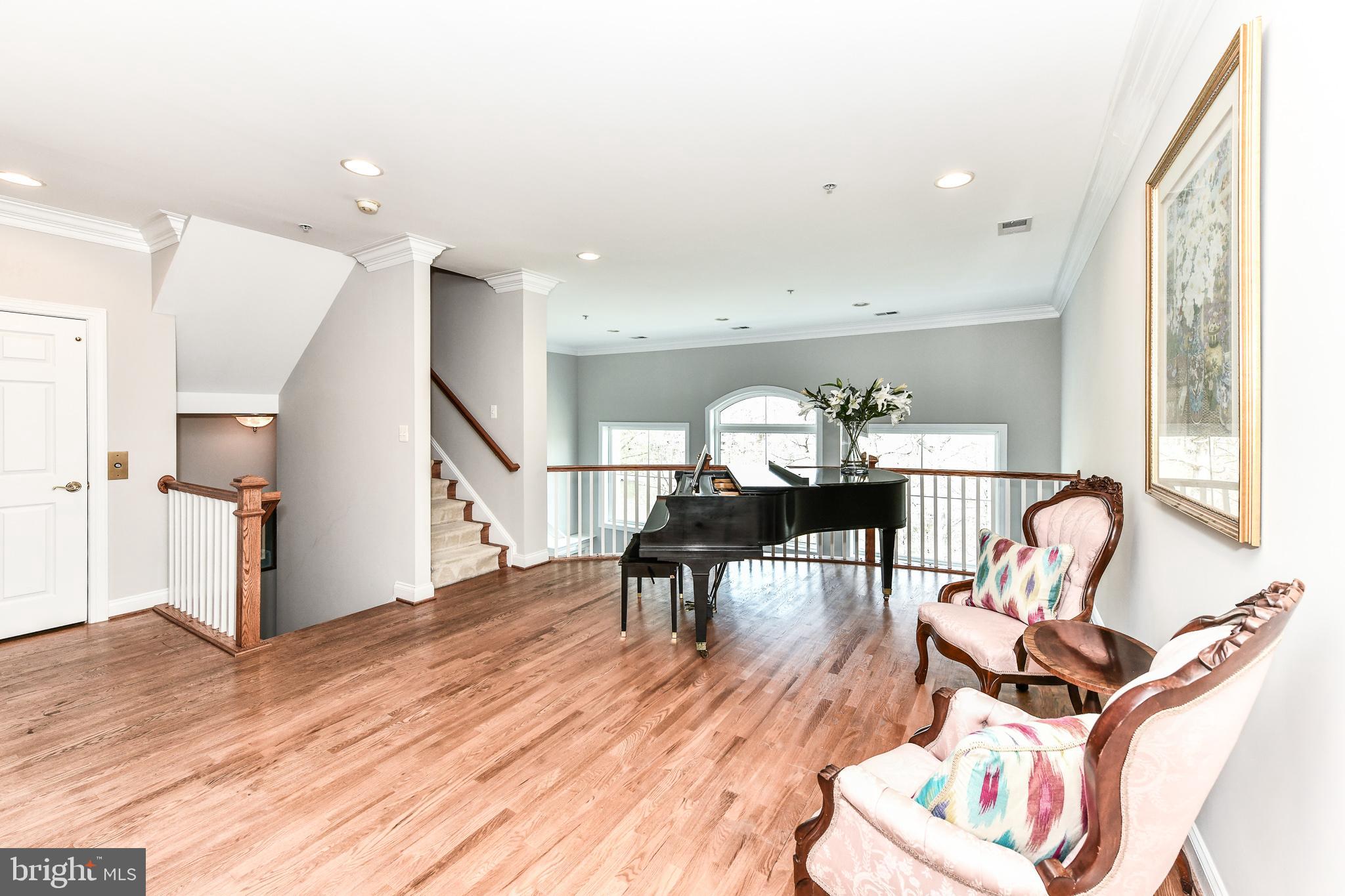 2048 Beacon Heights Drive Reston, VA 20191 - Photo 16 of 74 Foyer