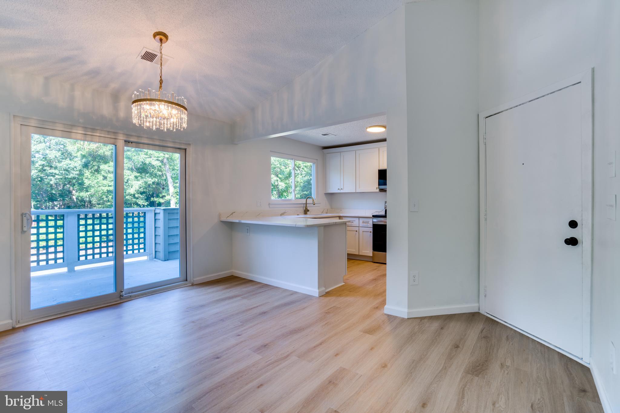11701 Summerchase Circle Reston, VA 20194 - Photo 6 of 34 Gallery Image 6