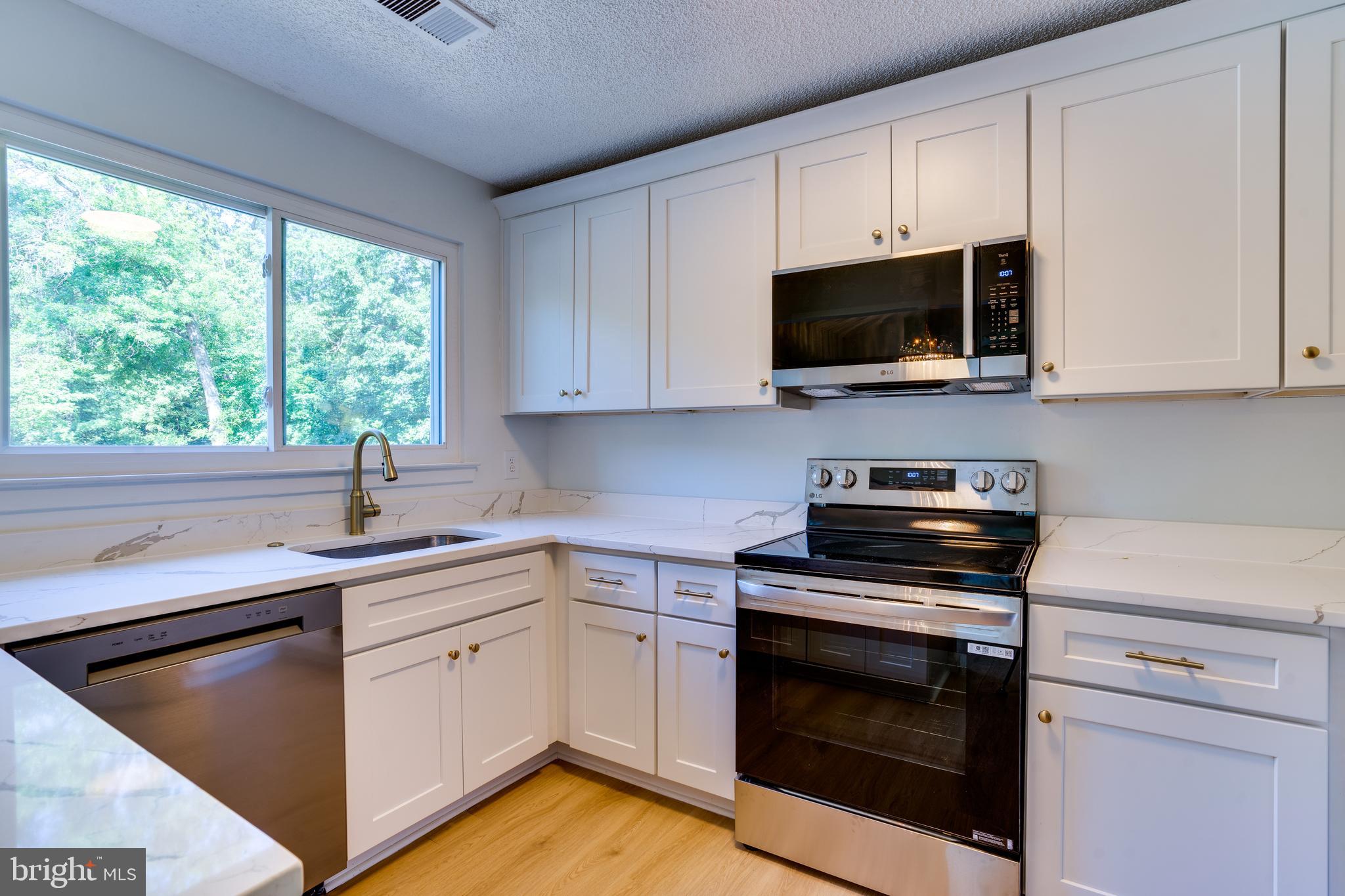 11701 Summerchase Circle Reston, VA 20194 - Photo 10 of 34 Gallery Image 10