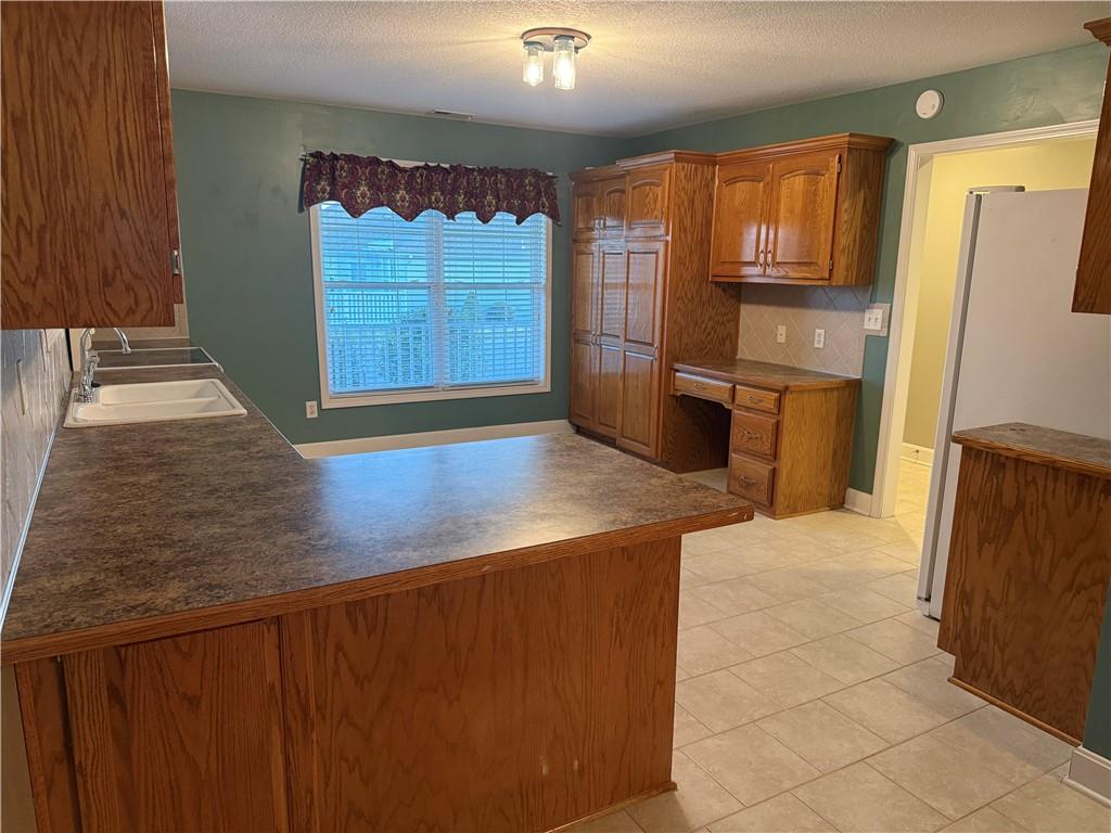 905 Mercury Way Raymore, MO 64083 - Photo 3 of 12