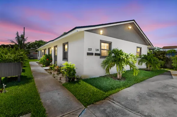 $2,489 | 122 Southwest 12th Avenue, Delray Beach, FL 33444