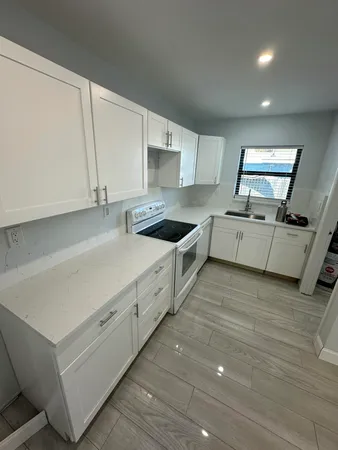 $2,490 | 122 Southwest 12th Avenue, Delray Beach, FL 33444