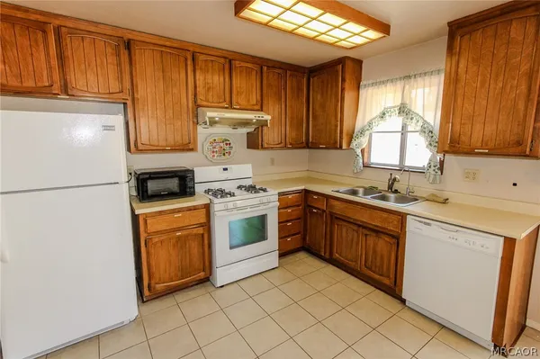$339,900 | 1084 Hugo Lane, Big Bear City, CA 92314