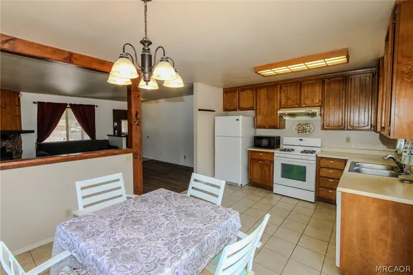 $339,900 | 1084 Hugo Lane, Big Bear City, CA 92314