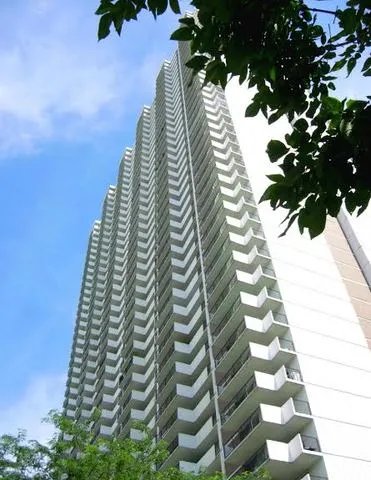 $400,000 | 6033 North Sheridan Road, Unit 40H, Chicago, IL 60660