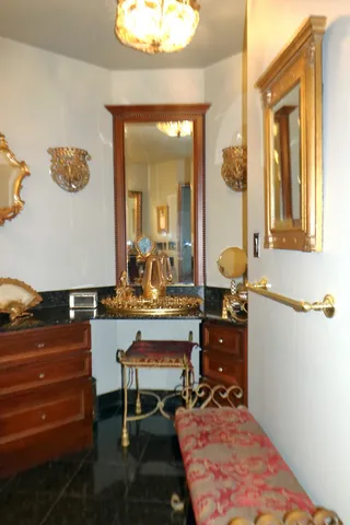 $400,000 | 6033 North Sheridan Road, Unit 40H, Chicago, IL 60660