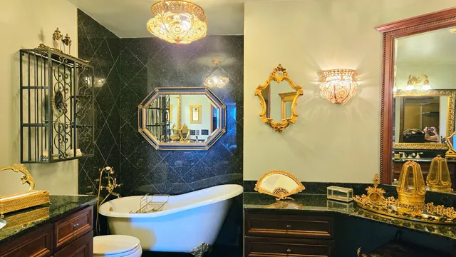 $400,000 | 6033 North Sheridan Road, Unit 40H, Chicago, IL 60660