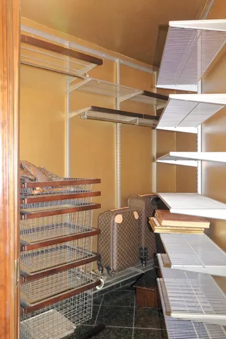 $400,000 | 6033 North Sheridan Road, Unit 40H, Chicago, IL 60660