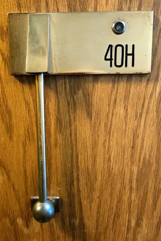 $400,000 | 6033 North Sheridan Road, Unit 40H, Chicago, IL 60660