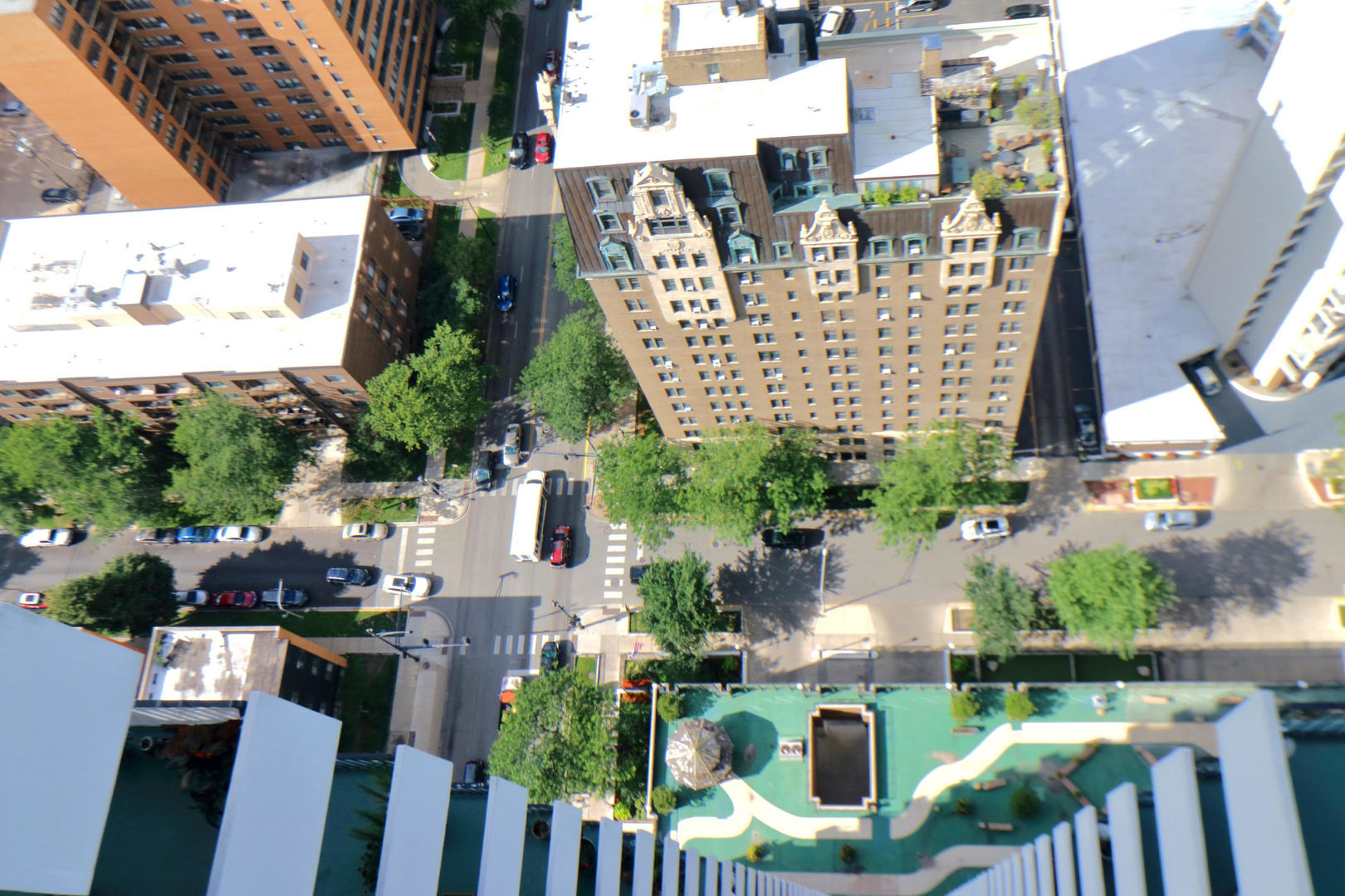 6033 North Sheridan Road, Unit 40H Chicago, IL 60660 - Photo 27 of 29